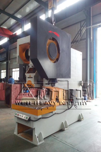 100噸深喉沖床吊裝發貨