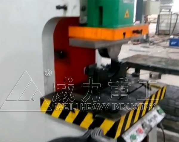 液壓沖床價格抱箍現(xiàn)場